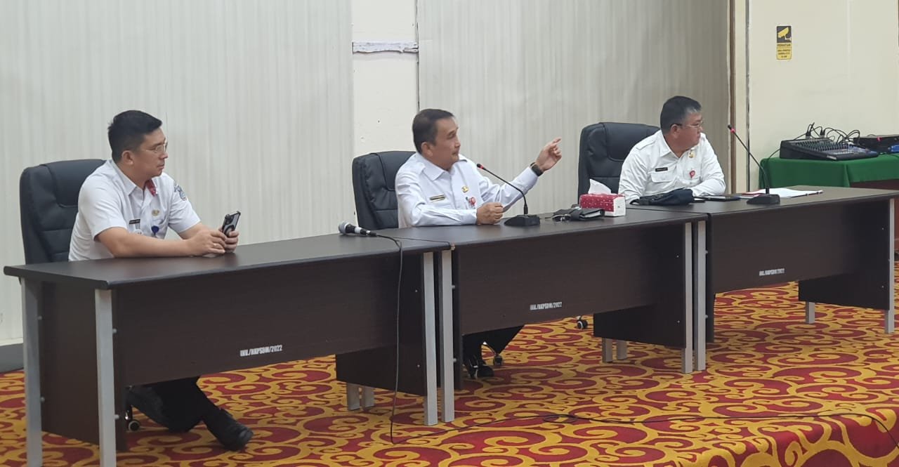 Micler Lakat Pimpin Rakorev Sakip Dan Reformasi Birokrasi Pemkot Manado