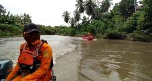 Basarnas Manado Lanjutkan Pencarian Timothy yang Hanyut Terseret Arus