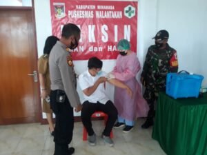 Polres Minahasa dan Jajaran Kawal Vaksinasi Nakes Tahap 2