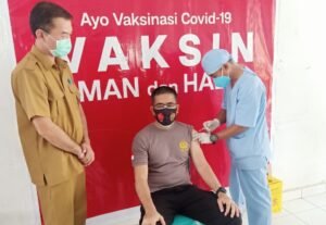 Terima Vaksin C-19 Dosis Kedua, Kapolres Minsel Ajak Masyarakat Sukseskan Program Pemerintah