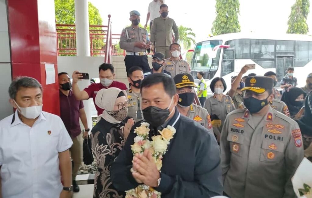 Irjen Pol Nana Sudjana Tiba di Tanah Bumi Nyiur Melambai, Disambut Gubernur, Wakapolda dan PJU