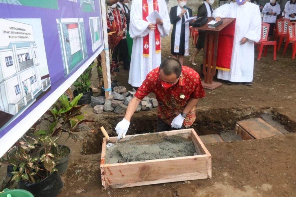 Hadiri HUT Jemaat GMIM Anugerah Paslaten, Ini Pesan Wakil Wali Kota Tomohon