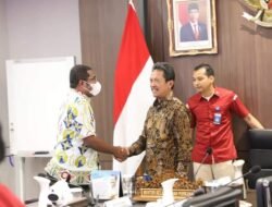 Bupati Herry Naap Temui Menteri Kelautan dan Perikanan Bahas Sail Teluk Cenderawasih