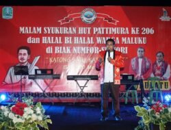 Momen Hari Pattimura, Bupati Biak Herry Naap Diberi Gelar “Upu Latu” Oleh Masyarakat Maluku