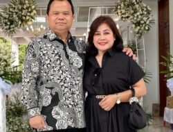 Ronny Sompie Dan Istri Dyah Iswarini, Ucapkan Turut Berdukacita Kepada Keluarga Korban Tenggelam di Pantai Mahembang