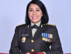 Sosok Brigjen Pol Dr. Rinny Wowor, Dimata Irjen Pol (Purn) Dr Ronny Sompie