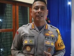 Kapolresta Kombes Pol Dr. Victor D Mackbon Bersama Jajaran Dan Bhayangkari Mengucapakan Turut Berduka Cita, Atas Meninggalnya Mantan Gubernur Papua