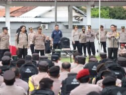 Kapolrestabes Semarang Tinjau Kesiapsiagaan Personel Sebelum Pergeseran Pasukan TPS