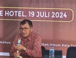 Dr. Ferry Liando: Paslon Kepala Daerah Harus Susun Visi Misi Sendiri, Bukan Menyalin