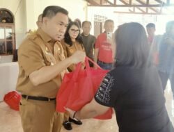 Guna Tepat Sasaran, PJS Walikota Manado Clay Dondokambey Pantau Kegiatan Pasar Murah di Tiga Kelurahan