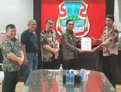 Tiga Camat Terima SK Plt dari Pjs Walikota Manado Clay Dondokambey 