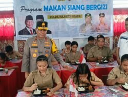 Irjen Pol Roycke Harry Langie, Turun Langsung Meninjau Program Makang Siang Bergizi Polda Sulut di Empat Sekolah Dasar 