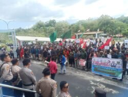 Mahasiswa Asal Papua Demo DPRD Sulut