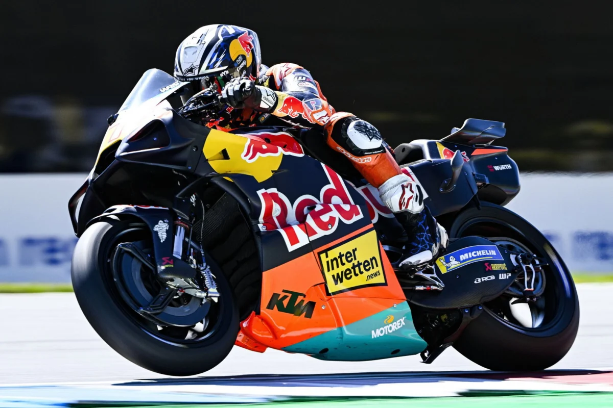 Bezzecchi Gemilang Pimpin Latihan MotoGP Assen 2026, Aprilia Dominasi di Tengah Drama Red Flag