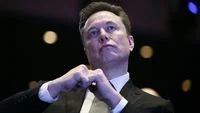Elon Musk Kehilangan Predikat Triliuner: Valuasi SpaceX Anjlok dan Saham Tesla Berubah Status dalam 12 Hari