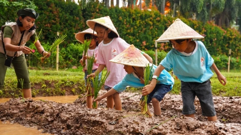 Liburan Bebas Gawai: Psikolog Ungkap Kunci Anak Tangguh dan Mandiri Lewat Permainan Eksploratif