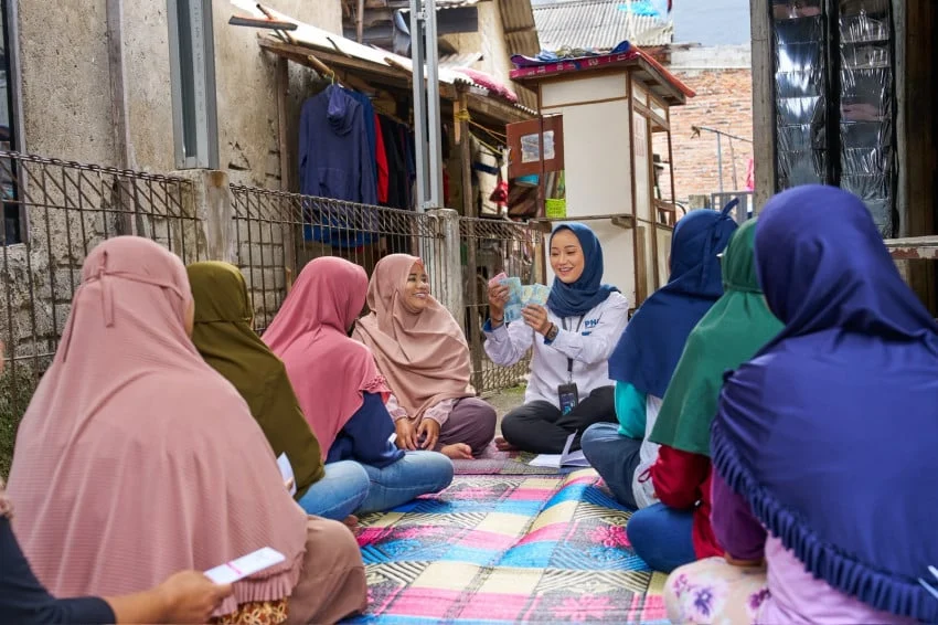 UMi Sukses Angkat Ekonomi Perempuan: 2,5 Juta Nasabah Mekaar Naik Kelas di 2025