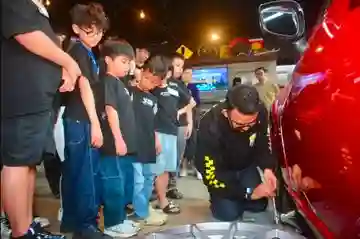 Liburan Sekolah Makin Seru: Bengkel Modifikasi Mobil 'Mini' Dibuka untuk Anak-anak