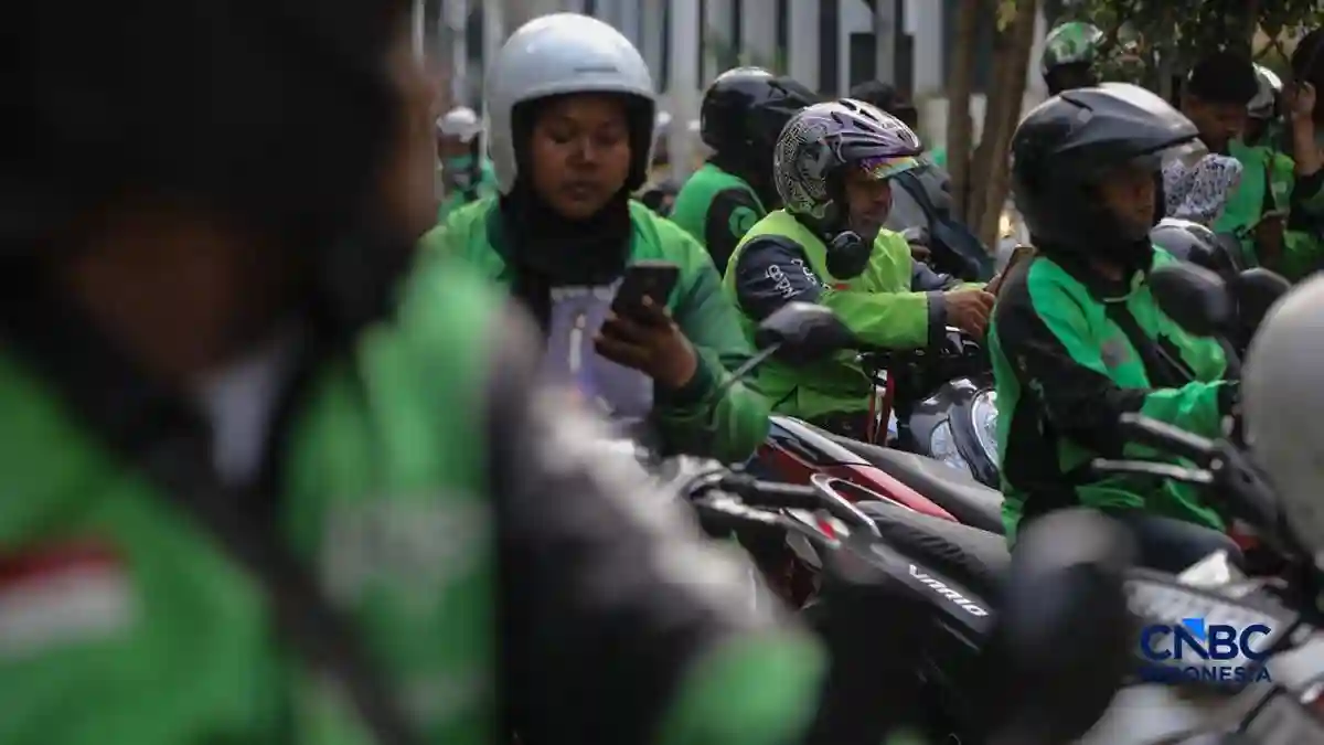 Buruh Ojol Tolak Stigma UMKM, Tegaskan Hubungan Kerja: Kami Bukan Pedagang!