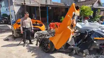 Mencekam! McLaren Terbelah Dua Akibat Kecelakaan Tunggal, Ini Peringatan Pentingnya