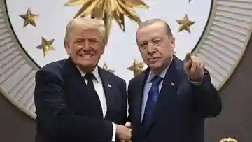 Trump Mendarat di Ankara: Pertemuan Krusial dengan Erdogan Sebelum Duel NATO