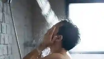 Awas! Kebiasaan Mandi Anda Belum Tentu Bersih Total, Cek 3 Area Tubuh Ini yang Sering Terabaikan
