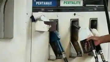 Gebrakan Gubernur NTT: Mobil Nunggak Pajak Dilarang Isi BBM Subsidi, Ini Alasannya