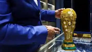 Trofi Piala Dunia LEGO Bertabur 900 Berlian, Mahakarya Mewah Seharga Rp1,4 Miliar di Dubai