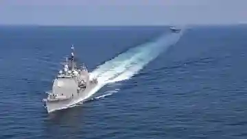 Gejolak Selat Hormuz: Aktivitas Pelayaran Terganggu Serangan Gencar AS