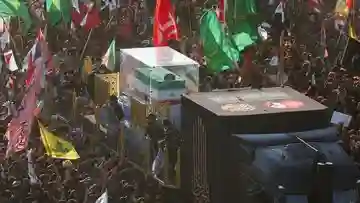 Detik-detik Pemakaman Khamenei Ditunda: Jenazah Tiba di Mashhad, Ada Apa?