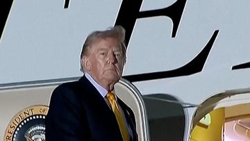 Momen Tak Biasa: Trump Naik 'Pesawat Hadiah' Baru di Tengah Ketegangan AS-Iran