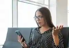 Bahaya Tersembunyi 'Dry Texting': Ancaman Senyap bagi Keharmonisan Hubungan Anda