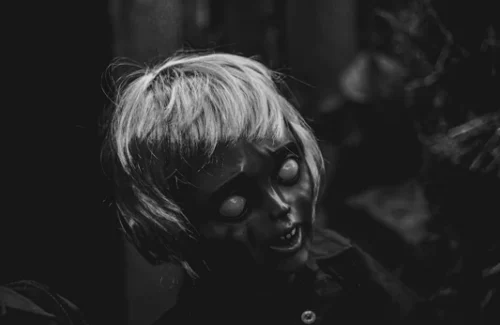 Malam Ini di ANTV: Boneka Ghawiah Bangkitkan Teror Brutal, Kisah Tragis Uci Siap Menguji Nyali Anda