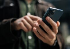 Solusi Tak Terduga Atasi Bug Kecerahan Layar iPhone yang Mengesalkan