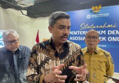 Pendapatan Ojol Melorot Usai Aturan Baru? Menteri UMKM Ungkap Faktor Ini!