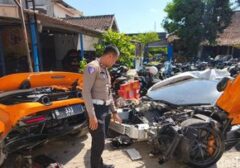 Supercar McLaren Terbelah Dua Akibat Kecelakaan Tragis, Pengemudi Diingatkan Soal Fokus Berkendara