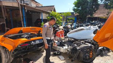 Supercar McLaren Terbelah Dua Akibat Kecelakaan Tragis, Pengemudi Diingatkan Soal Fokus Berkendara