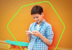 Waspada Jebakan Sharenting: 7 Jurus Jitu Lindungi Anak di Era Digital