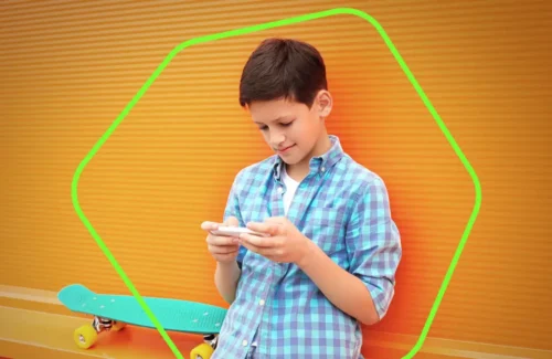 Waspada Jebakan Sharenting: 7 Jurus Jitu Lindungi Anak di Era Digital