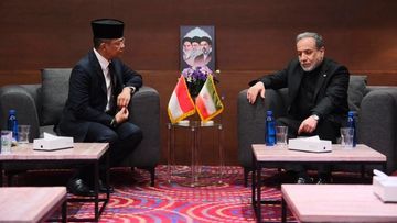 Diplomasi Kunci: Menlu RI Sugiono Bertemu Rekan Iran di Tanah Suci Mashhad