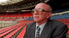 Tragedi Nobby Stiles: Cedera Kepala Berulang Picu Gelar Otopsi Jenazah Legenda Sepak Bola