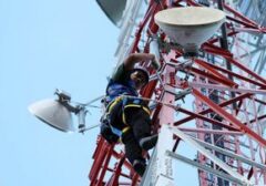 Perebutan Spektrum Digital: XL Axiata Raih 700 MHz, Telkomsel Dominasi 2,6 GHz