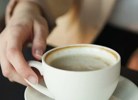 Kopi 2026: Hitam Murni atau Berpadu Susu, Mana Pilihan Sehat Anda?