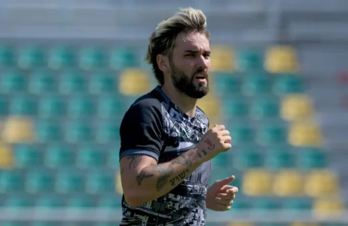 Persebaya Surabaya Tancap Gas Latihan Fisik, Diogo Ramalho Hadapi Ujian Panas Kota Pahlawan