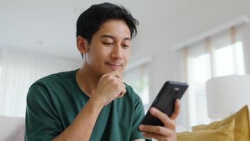 Tak Langsung Balas Chat? Ini 5 Tipe Kepribadian di Baliknya, Bukan Selalu Cuek!