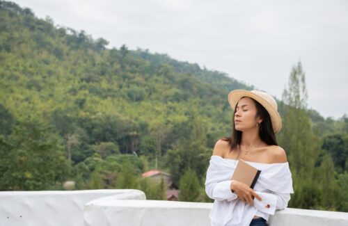 Bikin Jatuh Hati Seketika: 5 Weton Pembawa Pesona Tak Tertahankan