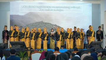 Mandalika Menggema di Panggung Sekolah: Siswa SRMP 18 Sajikan Drama Edukatif,
Apresiasi Keterampilan Unik