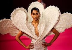 Duka Jadi Inspirasi: Manish Malhotra Ciptakan Sejarah di Panggung Couture Paris