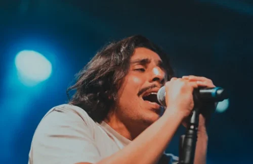 Raim Laode Rilis "Iqro'": Renungan Mendalam Tentang Kesombongan dan Keagungan Sang Pencipta Jelang Ramadan