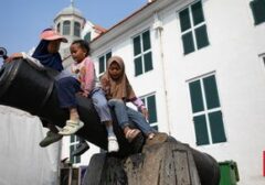 Momen Terakhir Liburan: Kota Tua Jakarta Dibanjiri Pengunjung Sebelum Sekolah Dimulai